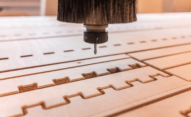 Znakowanie drewna i powierzchni drewnopodobnych. - znakowanie drewna Boltmark na ploterze CNC 0001 AdobeStock 291288777