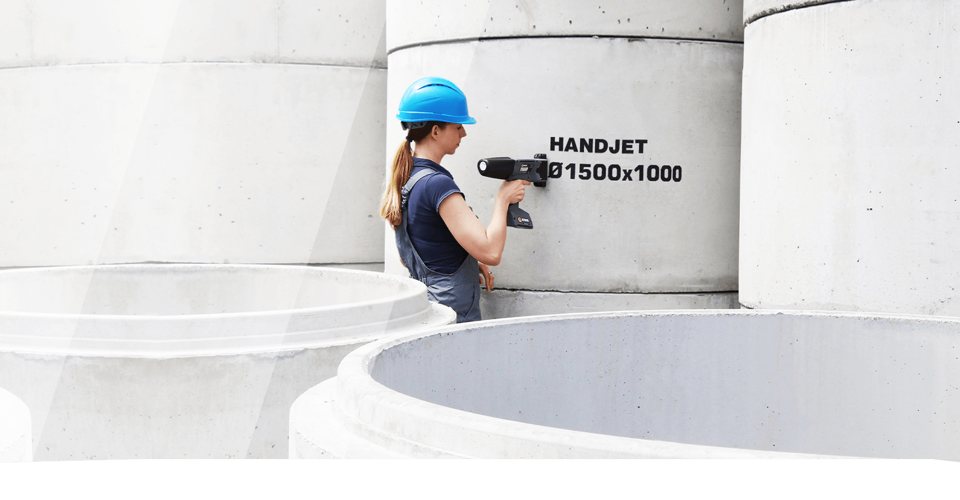 Handjet - seria mobilnych, przemysłowych drukarek atramentowych (8 ÷ 58 mm wysokości wydruku, technologia DOD – drop-on-demand) przeznaczone do bezdotykowego znakowania na każdej powierzchni, w dowolnym miejscu i położeniu.