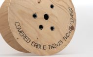 Znakowanie drewna i powierzchni drewnopodobnych. - znakowanie drewna Handjet EBS 260 wydruk po luku na drewnianej rolce dsc00008