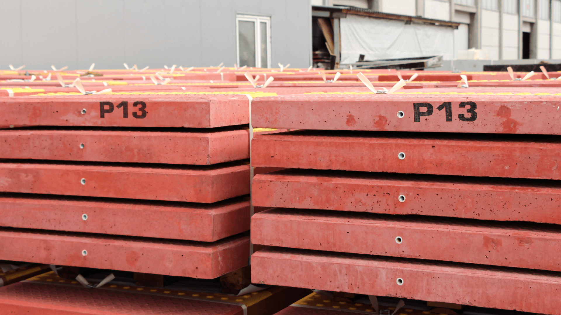 Znakowanie betonu i prefabrykatów betonowych - EBS Ink-Jet Systems Poland Sp. z o.o. Znakowanie betonu i prefabrykatów betonowych - Handjet EBS 260 znakowanie prefabrykatow betonowych 1