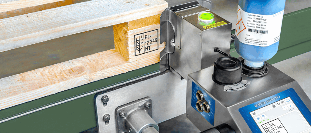 Norma ISPM15 i certyfikat IPPC – fumigowanie palet - norma ISPM15 Hi Res EBS 2600 wydruk znaku ippc na paletach img0302